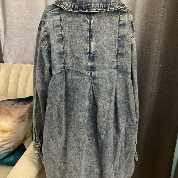 Free People- Charlie Buttondown Top - Picture 2 of 6